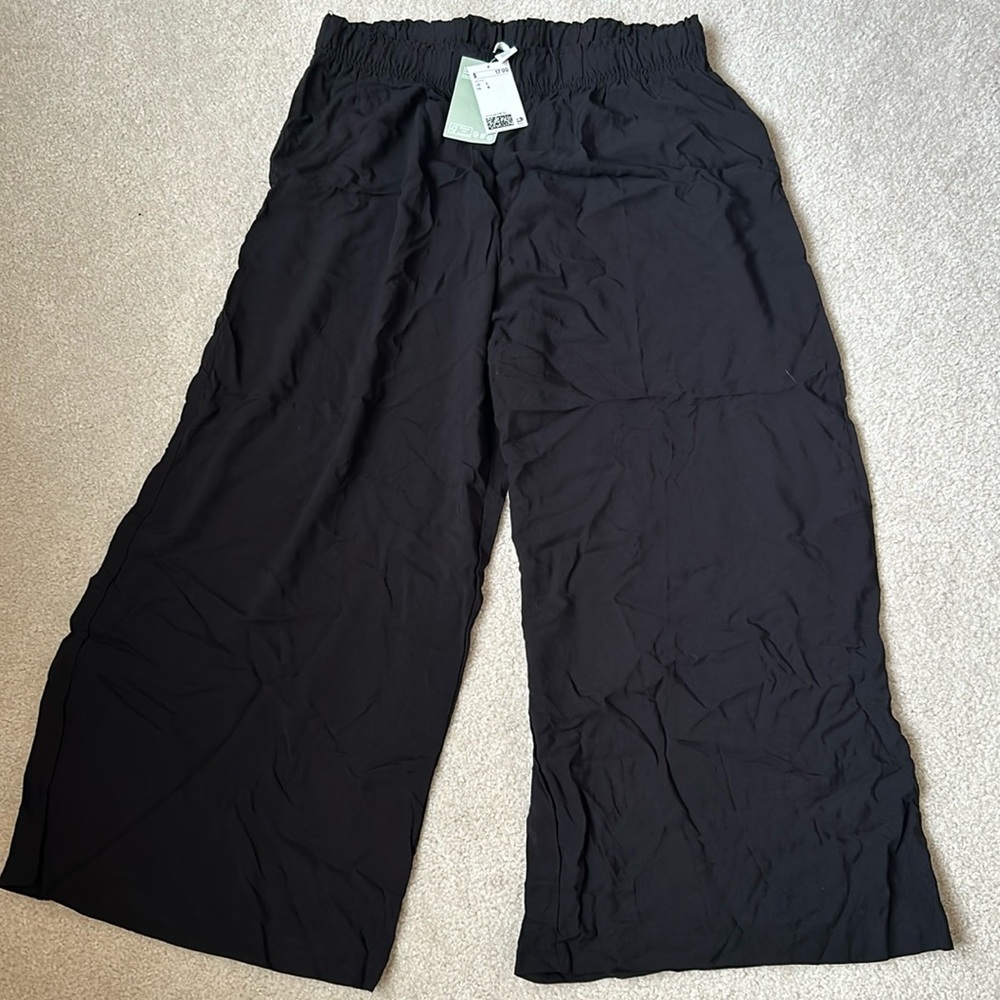 H and M Ankle length Womens wide leg viscose pants size L